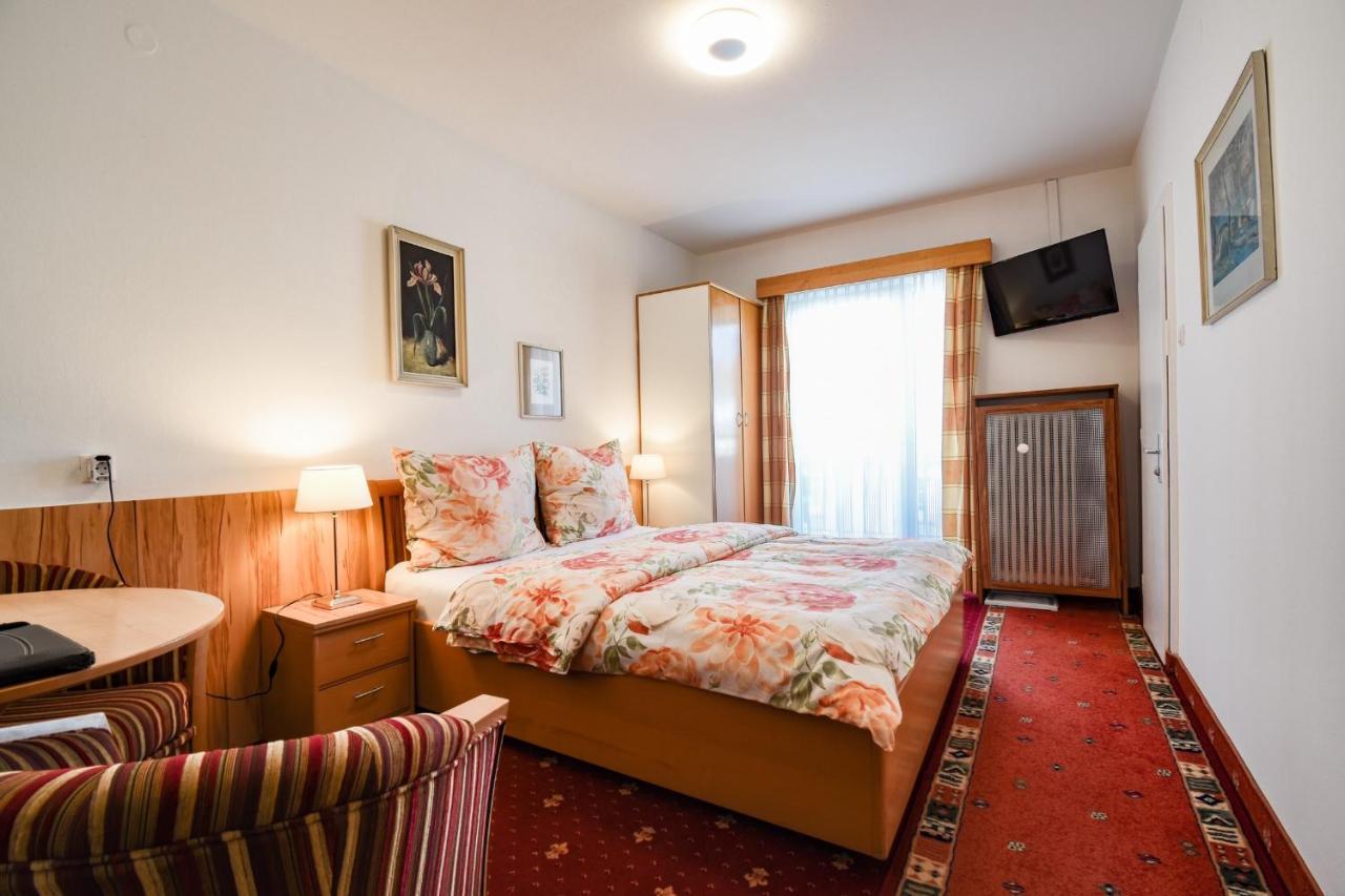 Gartenhotel Garni Pension B&B Innsbruck Eksteriør billede